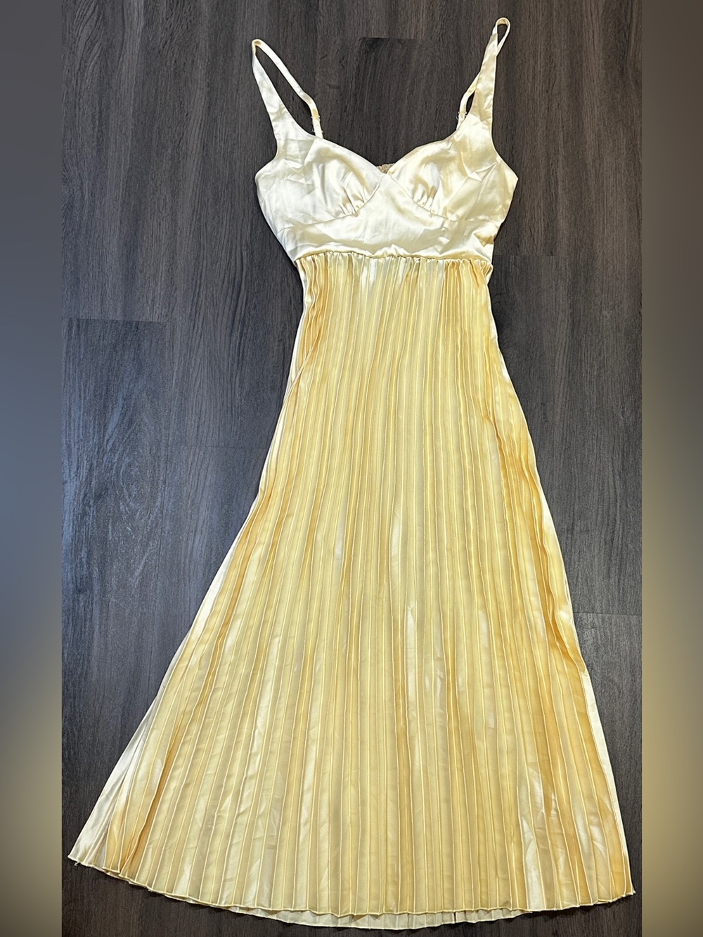 Yellow Satin Pleated Midi Dress Open Back Wedding Guest Formal Dress - Picture 4 of 11
